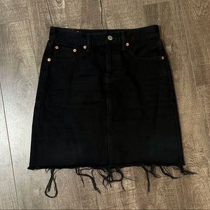Levi’s Black raw hem mini skirt